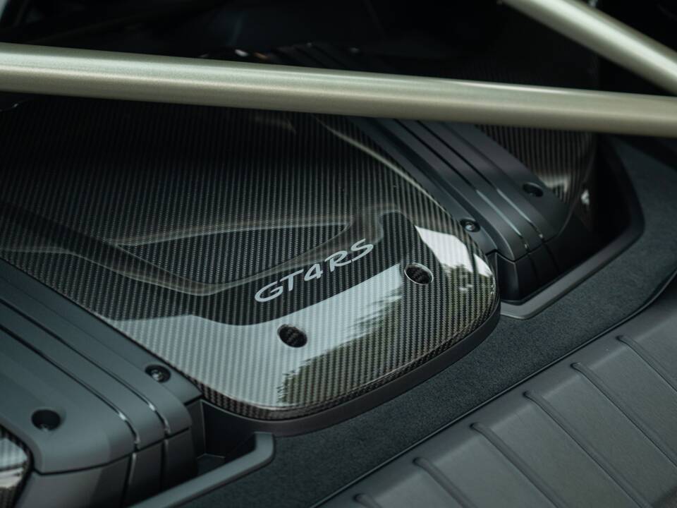 Image 71/100 of Porsche 718 Cayman GT4 RS Weissach (2024)