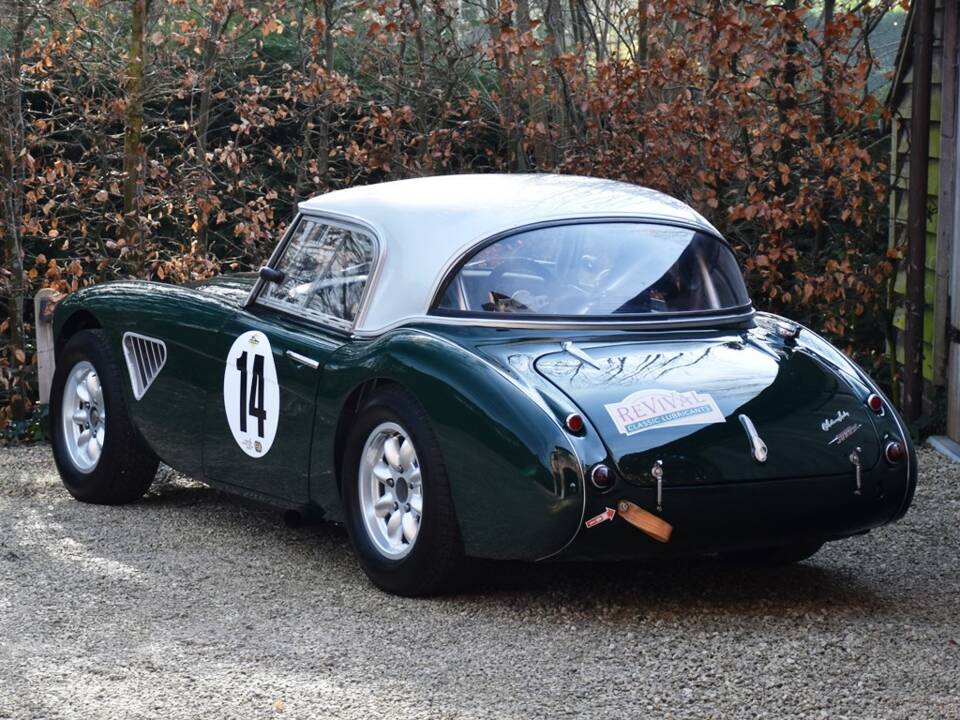 Image 3/29 of Austin-Healey 3000 Mk II (BT7) (1962)