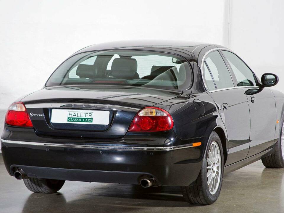 Image 10/20 of Jaguar S-Type 2.7 D V6 (2006)