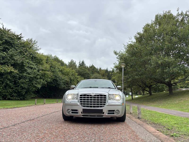 Image 33/50 of Chrysler 300 S (2008)