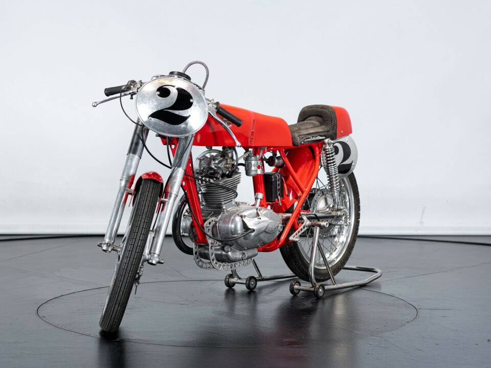 Image 7/34 of Ducati 125 Sport (1957)