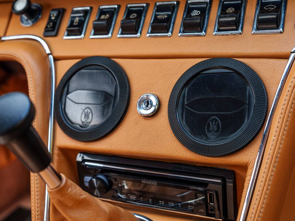 Image 24/33 of Maserati Ghibli Spyder SS (1971)