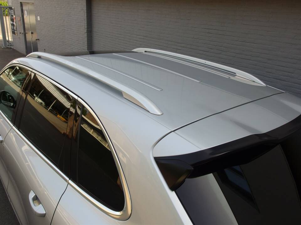 Image 42/98 of Porsche Cayenne S (2010)