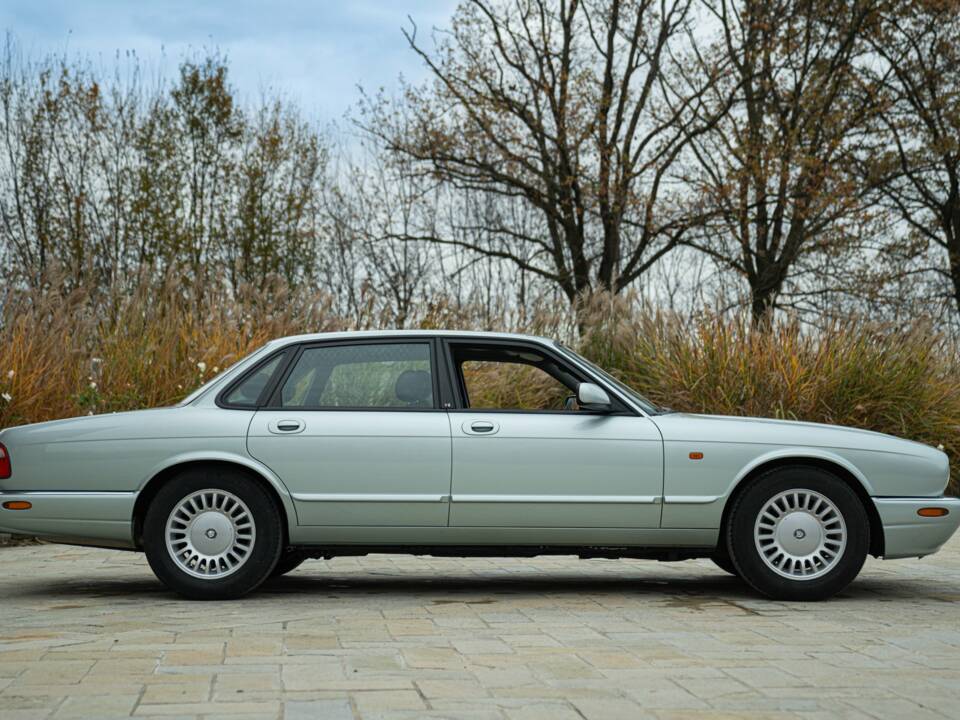 Afbeelding 4/50 van Jaguar XJ 8 Sovereign (1997)