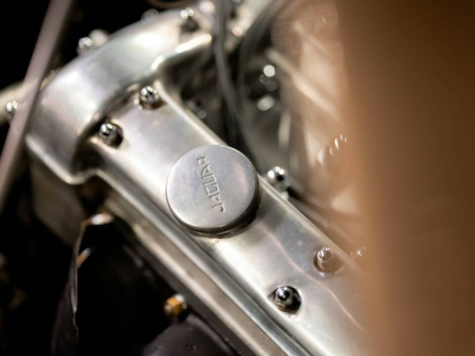 Image 45/50 of Jaguar XK 120 OTS (1952)