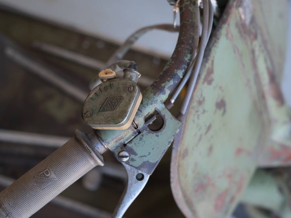 Immagine 15/18 di Piaggio Vespa 125 (1953)