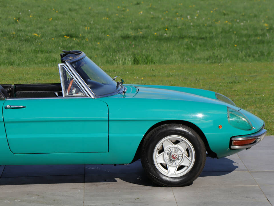 Image 20/50 of Alfa Romeo 1750 Spider Veloce (1969)