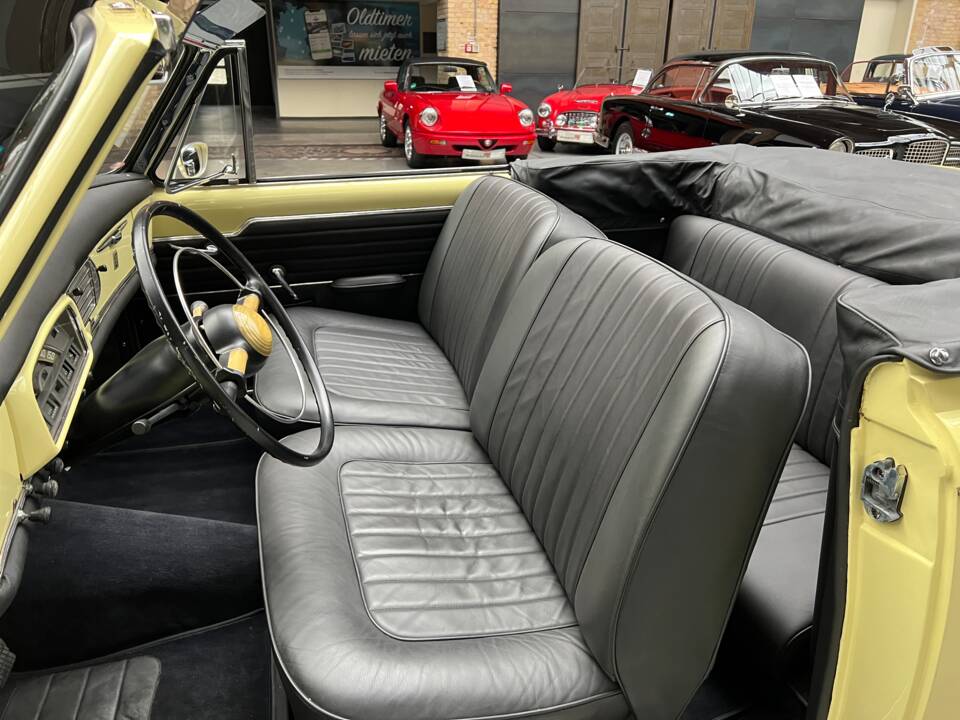 Bild 18/31 von Peugeot 403 Cabriolet (1957)