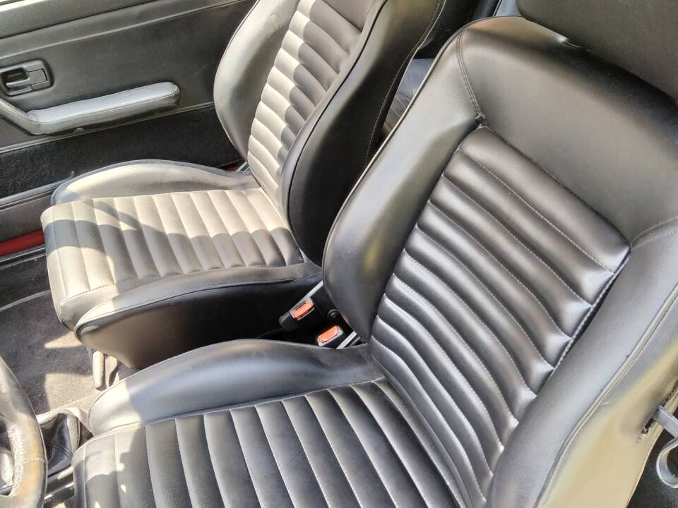 Image 36/55 de Volkswagen Golf Mk I Convertible 1.6 (1990)