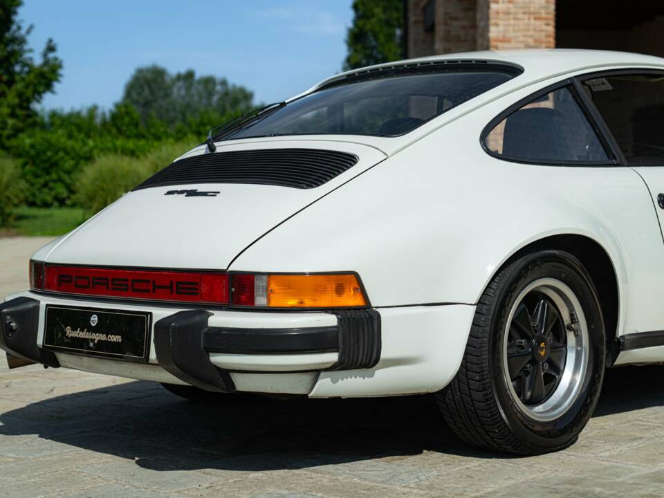 Image 13/50 de Porsche 911 SC 3.0 (1979)