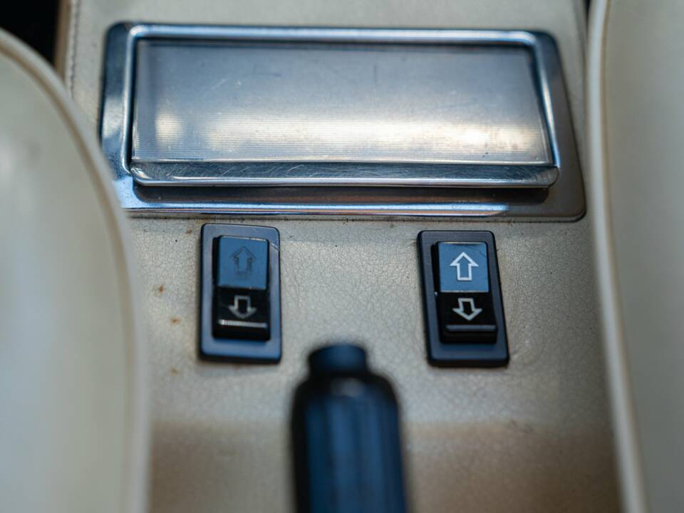 Image 36/50 de Ferrari Dino 246 GT (1971)