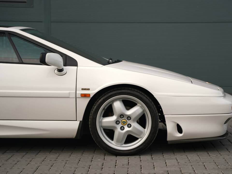 Image 24/50 of Lotus Esprit S4 (1994)