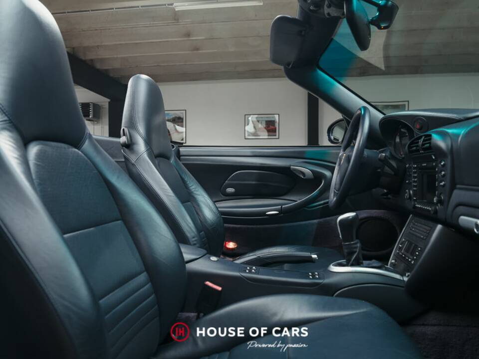 Imagen 19/25 de Porsche 911 Carrera (2004)