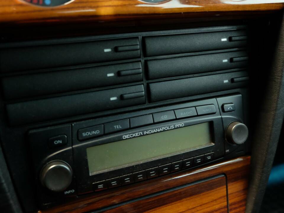 Bild 8/32 von Mercedes-Benz 190 E 1.8 (1991)