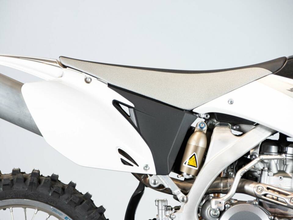 Image 28/50 de Yamaha DUMMY (2007)