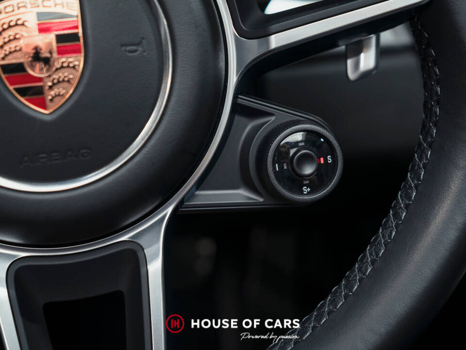 Image 20/22 of Porsche 718 Boxster S (2017)