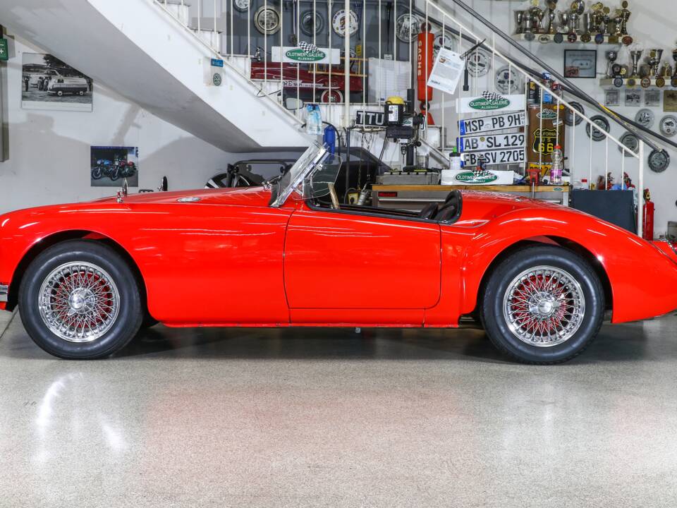 Image 6/24 of MG MGA 1500 (1959)
