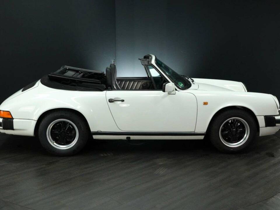 Image 8/30 of Porsche 911 Carrera 3.2 (1986)