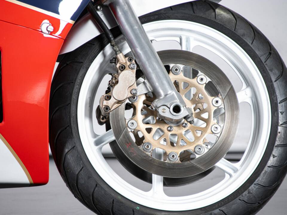 Immagine 21/48 di Honda VFR 750R RC 30 (1988)