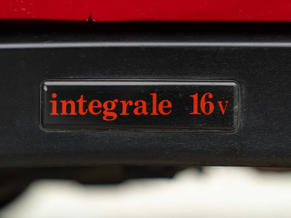 Image 19/50 of Lancia Delta HF Integrale 16V (1989)