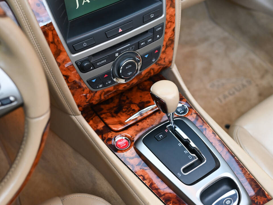 Imagen 38/43 de Jaguar XKR (2007)