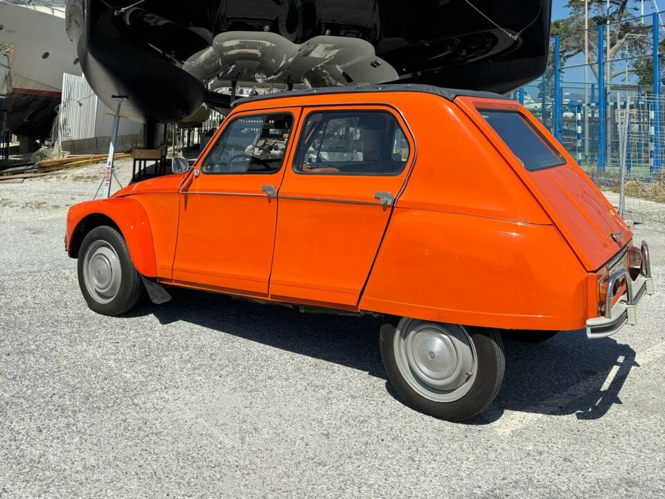 Image 3/4 of Citroën Dyane 6 (1969)
