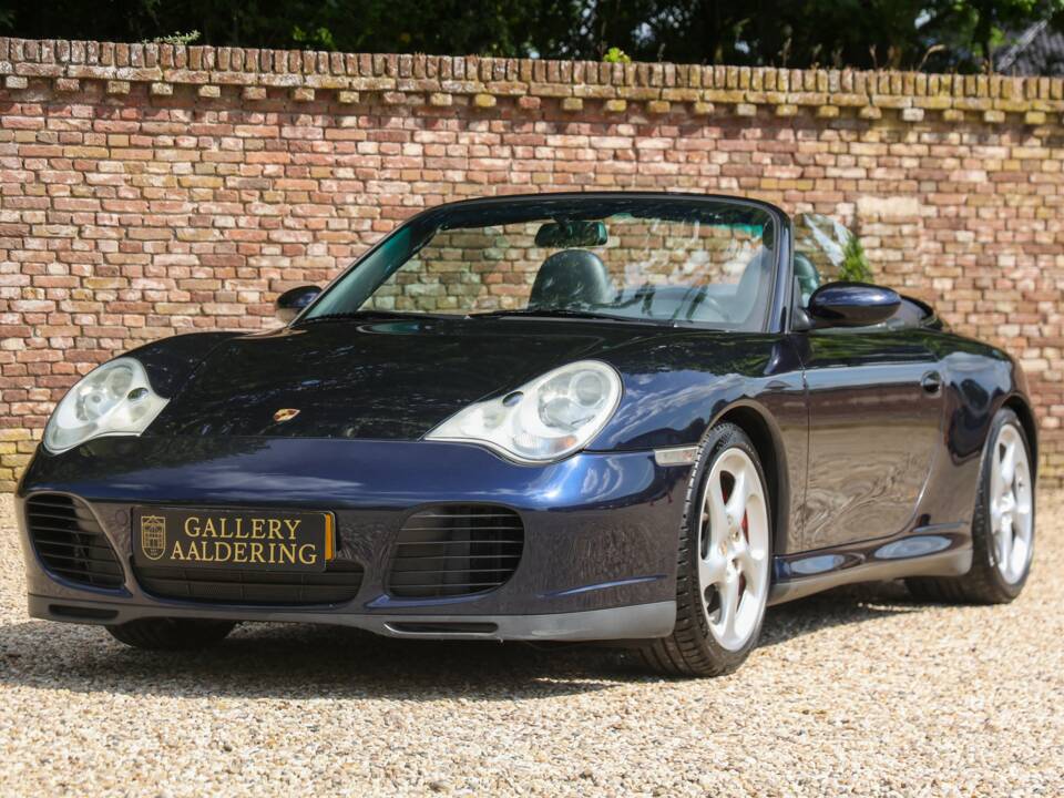 Image 1/50 of Porsche 911 Carrera 4S (2004)
