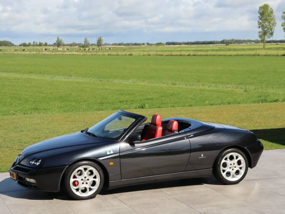 Image 20/50 of Alfa Romeo Spider 3.0 V6 24V (2001)