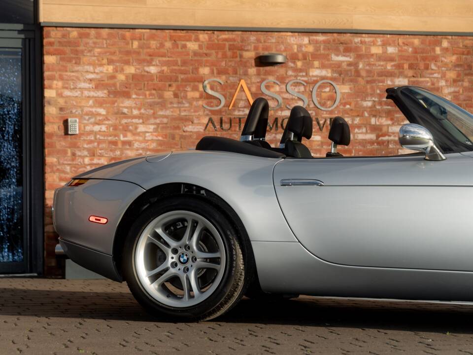 Image 23/84 of BMW Z8 (2001)