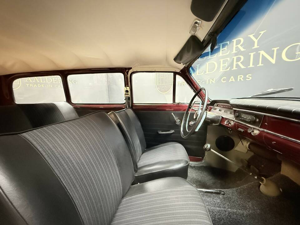 Image 43/50 of Volvo P 210 Duett (1962)