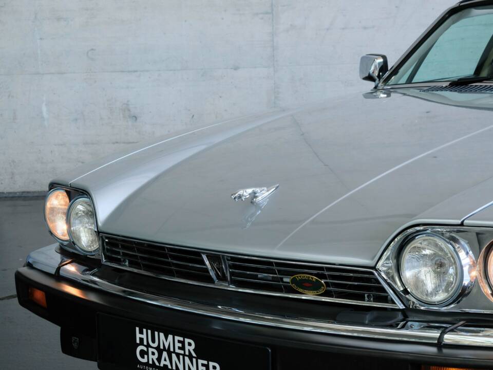 Image 37/47 of Jaguar XJ-SC 5.3 (1987)
