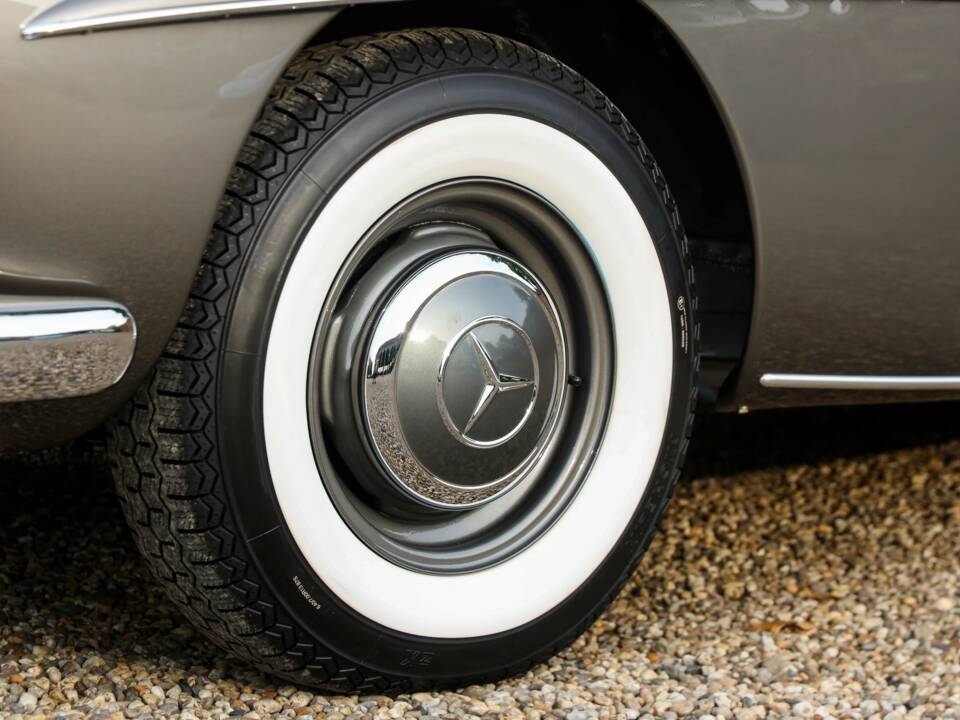 Bild 23/50 von Mercedes-Benz 190 SL (1961)