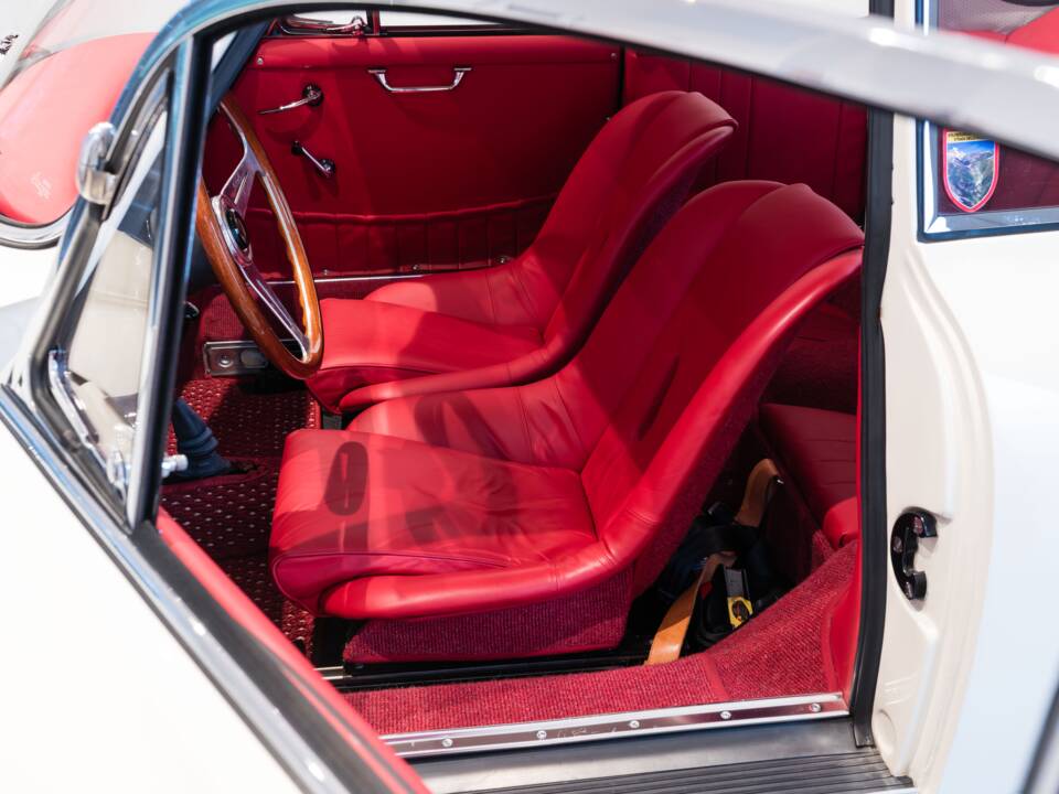 Image 21/42 of Porsche 356 C Carrera 2/2000 GS (1963)