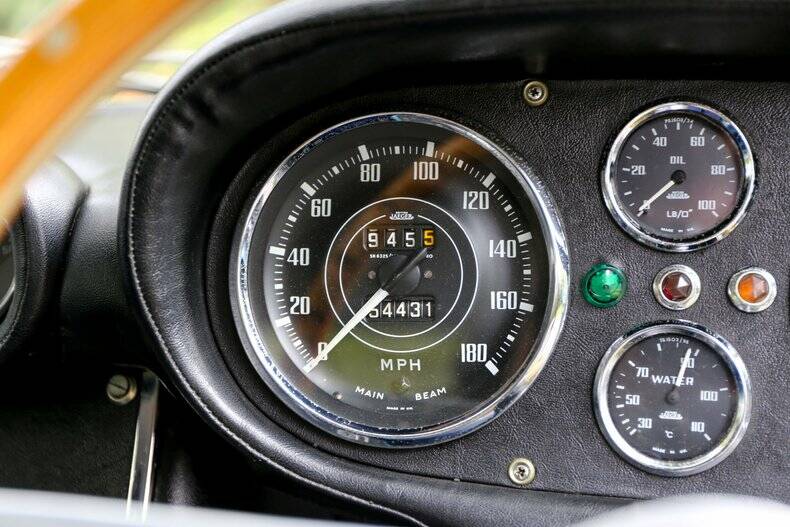 Image 35/50 of Gordon-Keeble GT (1964)