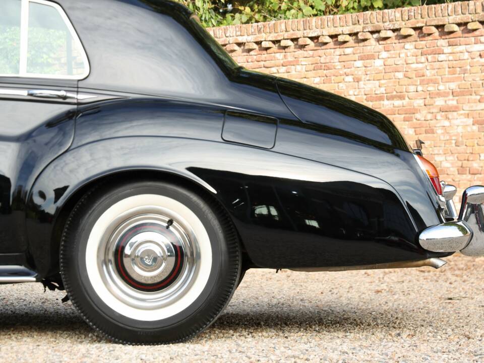 Image 14/50 de Rolls-Royce Silver Cloud III (1965)