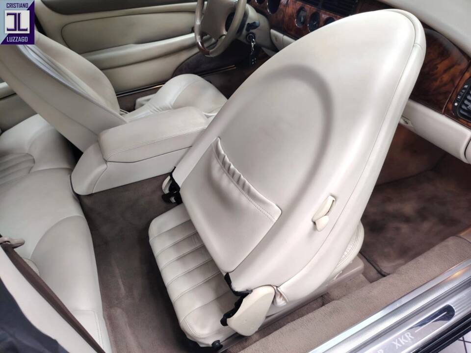 Bild 41/65 von Jaguar XKR (1998)