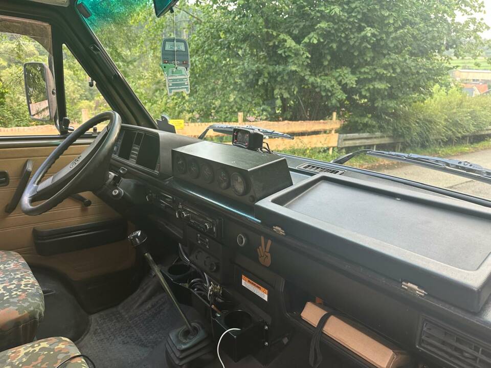 Imagen 10/15 de Volkswagen T3 Doppelkabine 1.6 TD (1991)