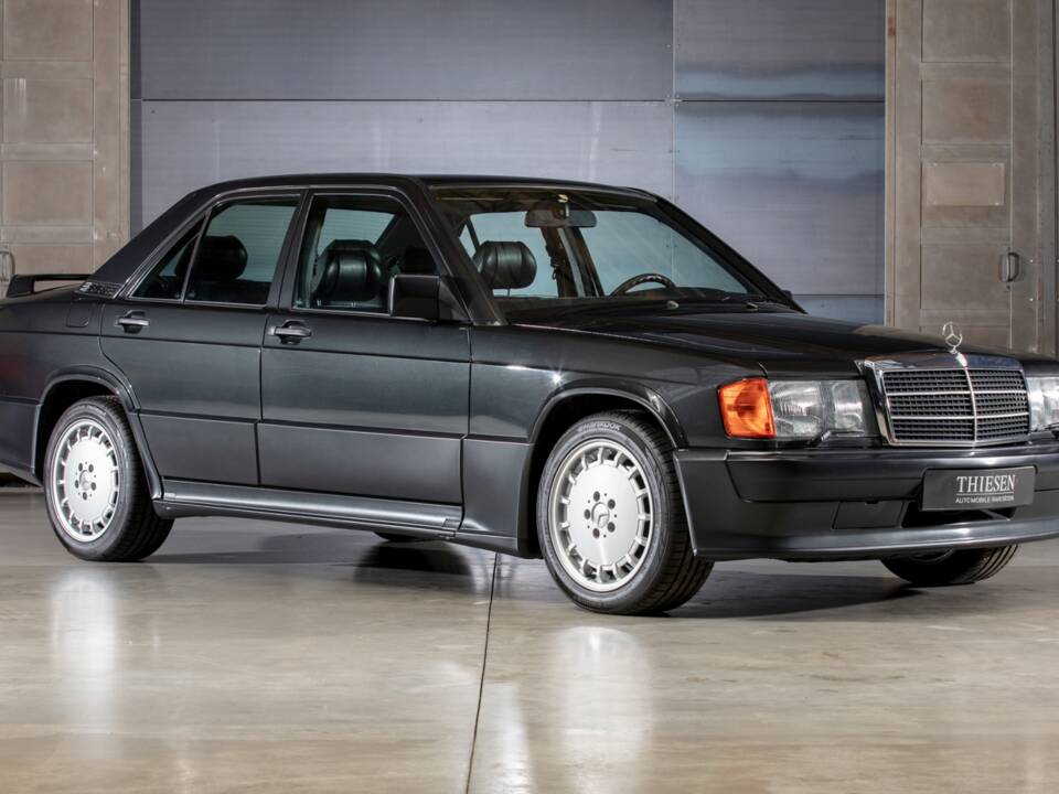 Image 3/23 de Mercedes-Benz 190 E 2.5-16 (1989)