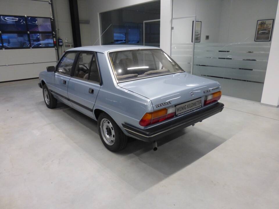 Bild 4/24 von Peugeot 305 (1986)