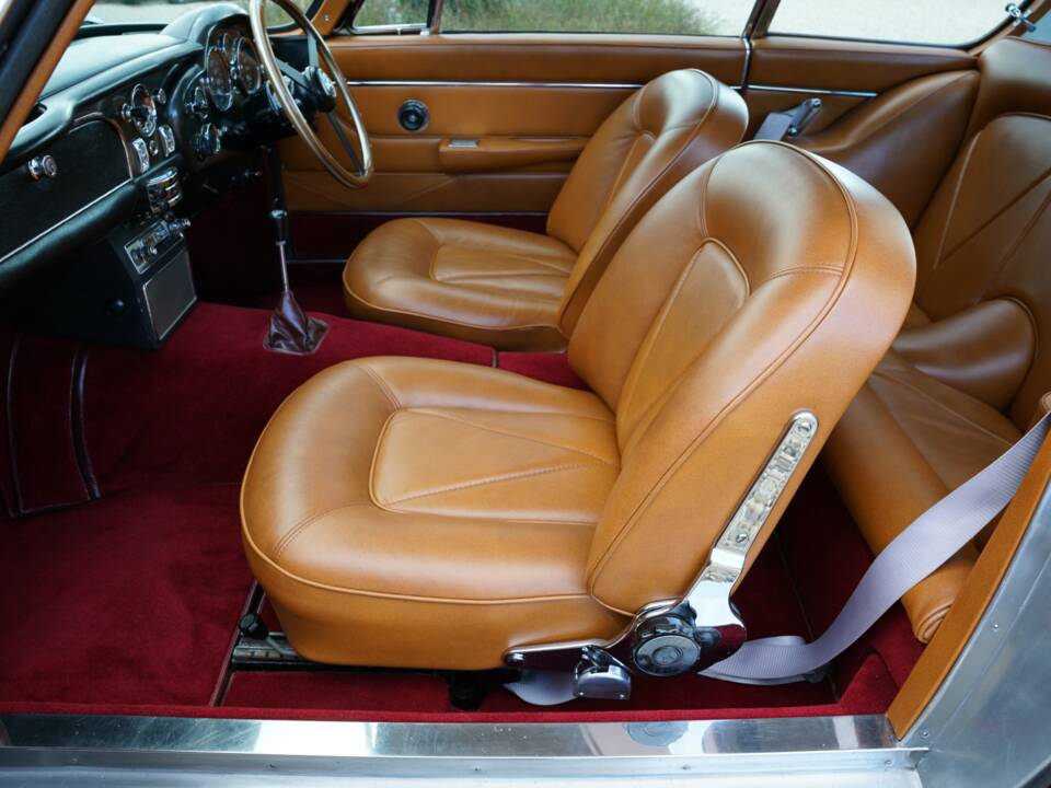 Bild 3/50 von Aston Martin DB 6 Vantage (1966)