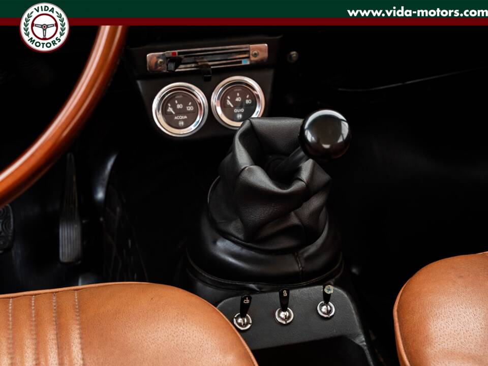 Image 11/15 of Alfa Romeo Giulia Super 1.3 (1972)