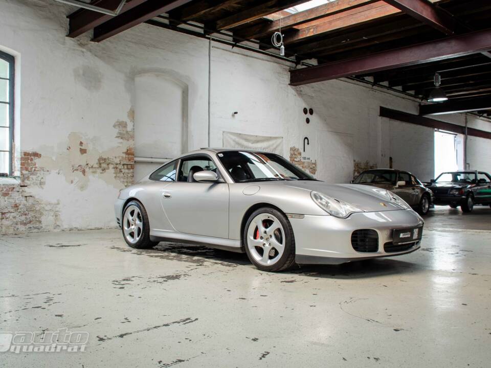 Afbeelding 4/11 van Porsche 911 Carrera 4S (2002)