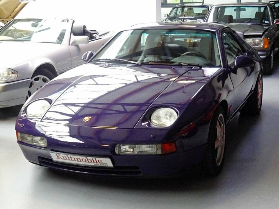 Bild 2/17 von Porsche 928 GTS (1994)