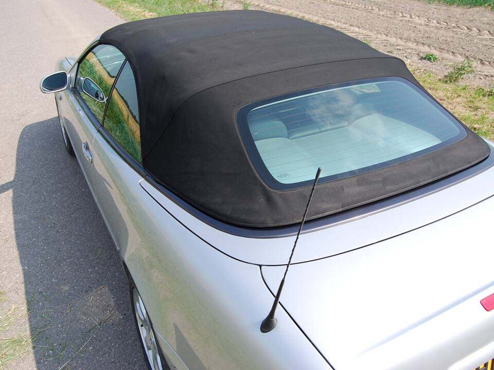 Image 42/46 of Mercedes-Benz CLK 200 (1999)