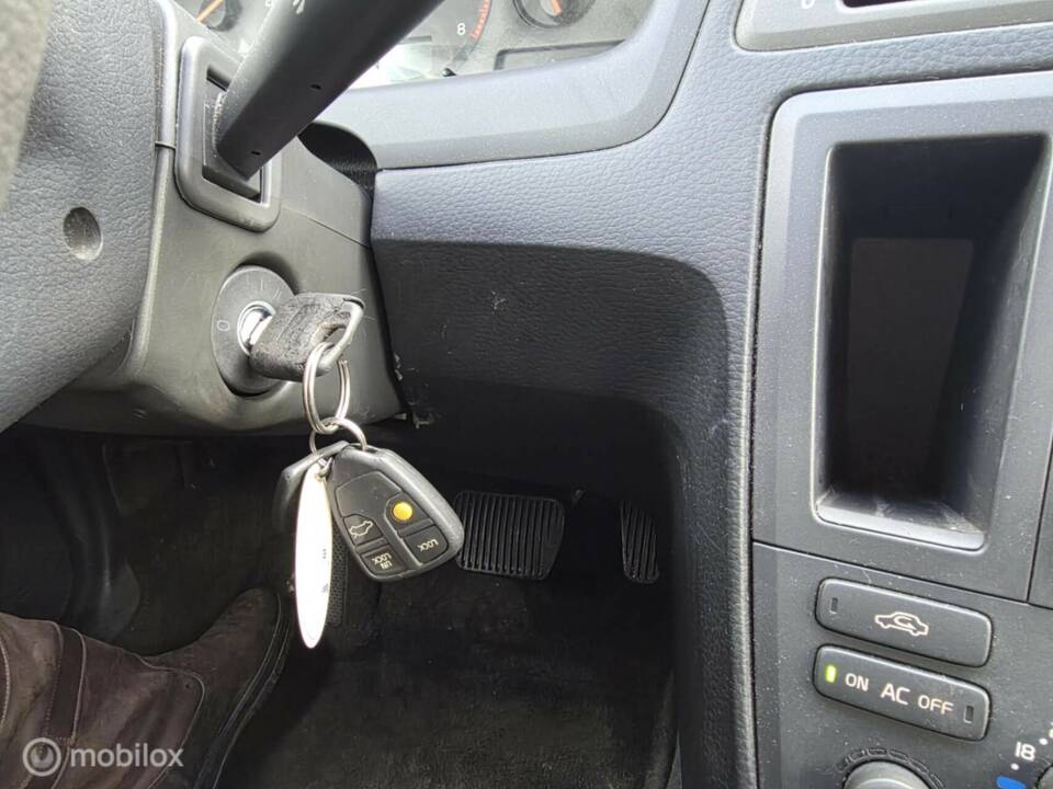 Image 21/39 de Volvo V 70 XC 2.4T (2001)