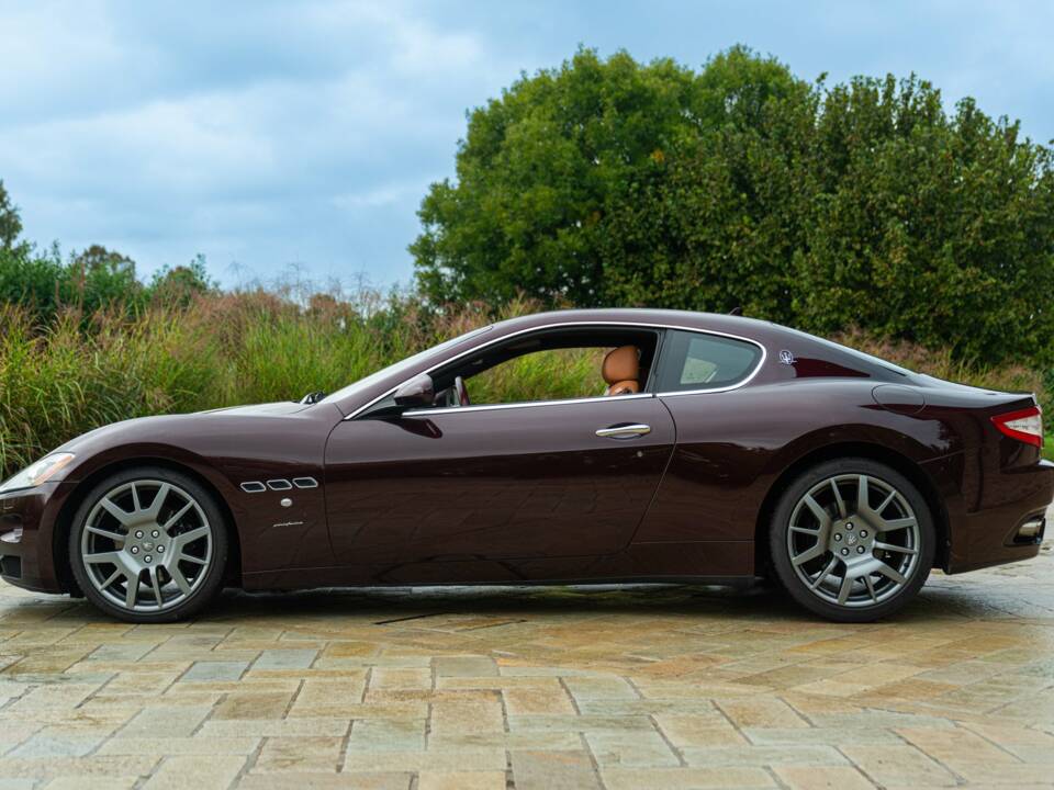 Image 6/50 of Maserati GranTurismo 4.2 (2009)