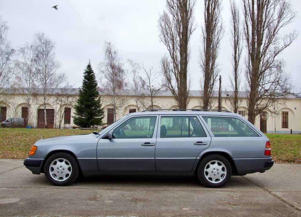 Bild 11/32 von Mercedes-Benz 280 TE (1993)