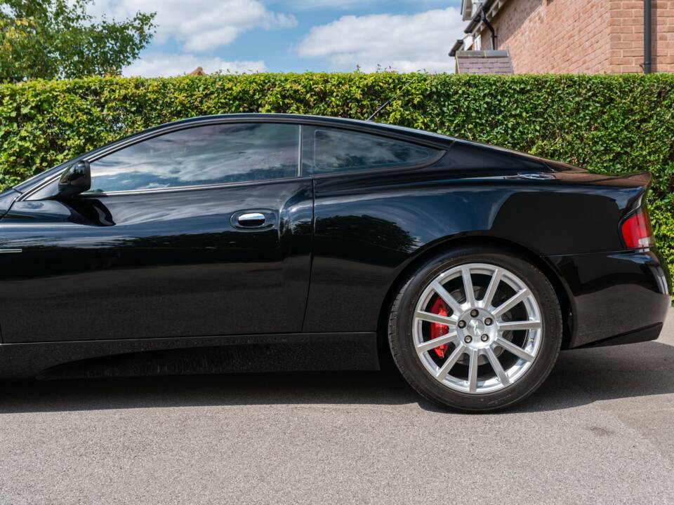 Bild 12/42 von Aston Martin V12 Vanquish S Ultimate Edition (2007)