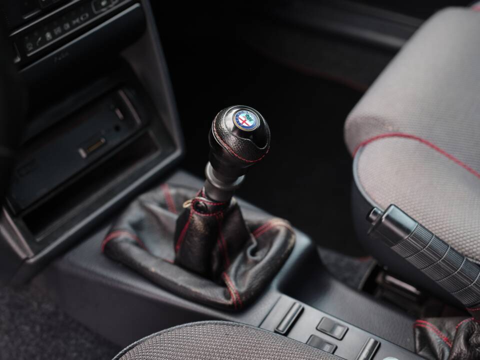 Imagen 43/50 de Alfa Romeo 155 2.5 TD (1998)