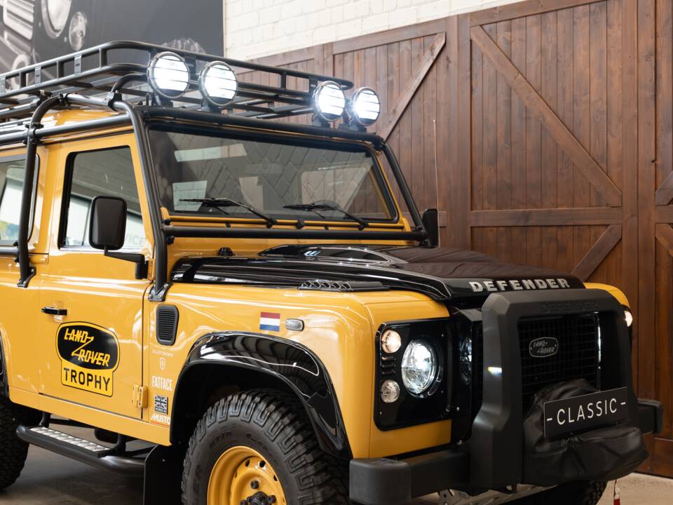 Image 36/47 of Land Rover Defender 90 Works V8 (2013)